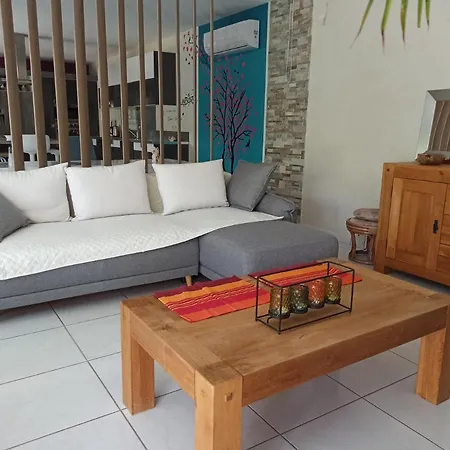 Villa & Piscine Proche Bord De Mer